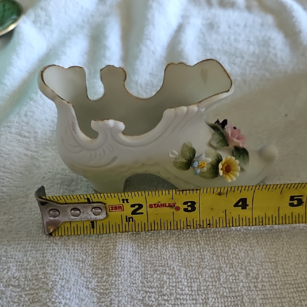 Lefton Handpainted Floral White Ceramic Shoe - Picture 4 of 4
